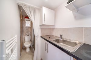 Kitchenette - click for photo gallery